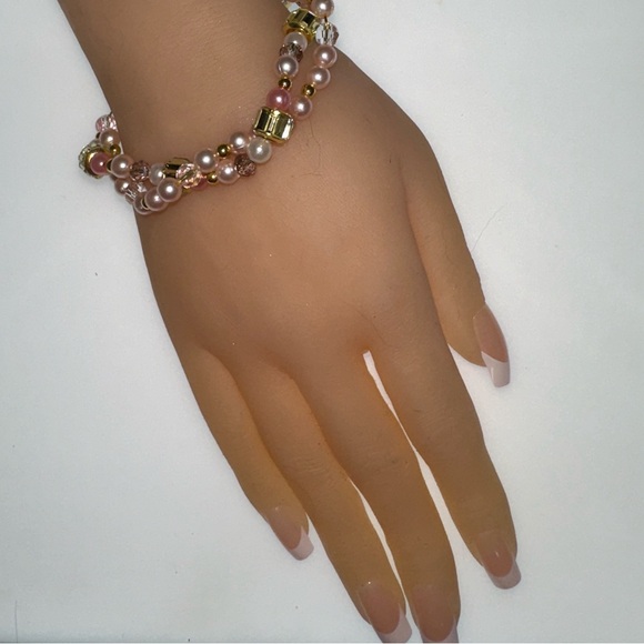 Ice Pink Crystal &  Pearl Twisted Beaded Bracelet - Picture 2 of 6